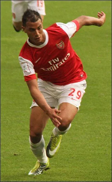 Marouane Chamakh, l'international marocain, a rcemment quitt les Gunners d'Arsenal pour tre pret  West Ham. Aprs seulement trois matchs disputs, il a rejoint un promu en Premier League, ...