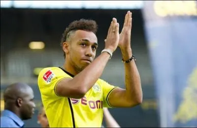 Pour son premier match sous ses nouvelles couleurs, au Borussia Dortmund, Pierre-Emerick Aubameyang, ancien stphanois, a vcu un match mmorable. Que lui est-il arriv de particulier ?