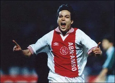 Le milieu offensif Jari Litmanen joue encore  42 ans ! Mais pas au plus haut niveau ; dans quel club scandinave joue-t-il actuellement ?