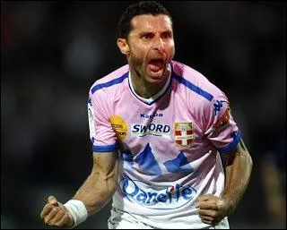 La touche franaise dans ce quiz, Cdric Barbosa ! Il joue  Evian depuis 2009, il a 37 ans ; dans quel club du Languedoc-Roussillon n'a-t-il pas jou ?