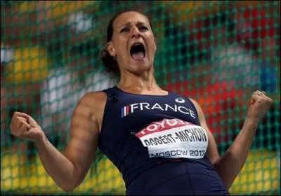 Mlina Robert-Michon a apport  la France sa premire mdaille lors de l'preuve du lancer du disque avec un jet  66, 28 mtres. Quelle mdaille a-t-elle remporte ?