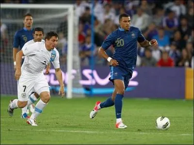 Combien de cartons ont t distribus lors du match France-Uruguay, le 6 juin 2002 ?