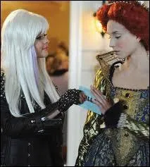Dans l'pisode d'Halloween de la saison 2, qui s'est dguise en Lady Gaga comme Alison ?