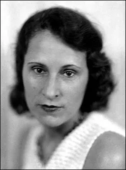 Sous quel prnom connat-on mieux Elna, femme et muse de Dali ?