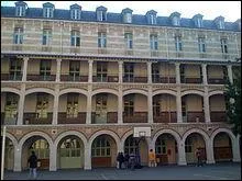 Camille Desmoulins, 29 ans en 1789, avocat sans cause, puis secrtaire de Mirabeau, avait frquent un clbre lyce, lequel ?