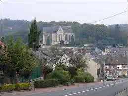 Nous traversons la commune de Poix-de-Picardie (rgion Picardie). Elle se situe dans le dpartement ...