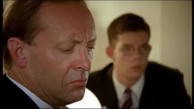 Avec qui Kenneth Marshall compte-t-il se remarier ?