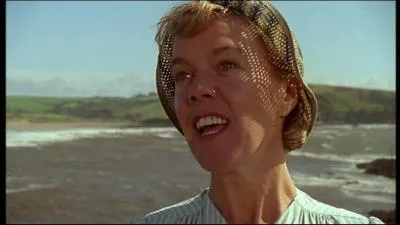 Qu'est-ce que Patrick Redfern propose  Miss Brewster ?