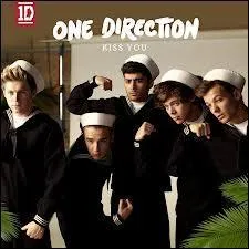 Dans le clip  Kiss You , qui chante en dernier ?