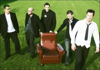 Quel est l'auteur, compositeur et interprte du groupe Angevin Anacruz ?