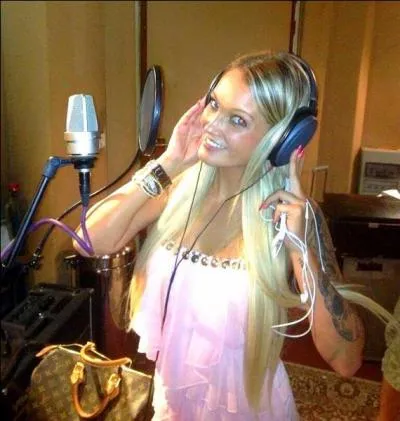 Aurlie est fille unique.