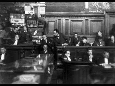 Au moment où ce condamné à mort venait d'être réveillé pour son exécution, il osa dire à l'avocat général, « Tu me fais chier ! ». Qui est ce « charmant » personnage ?