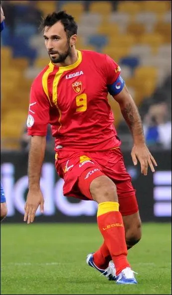 Qui est ce footballeur montngrin ?
