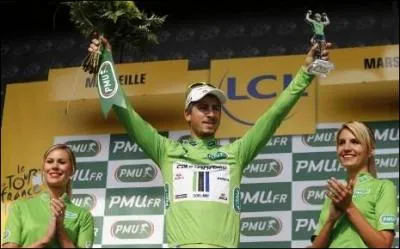 Le slovaque Peter Sagan a remport le maillot vert de meilleur sprinter avec 409 points, comme l'anne passe. Combien d'tapes a-t-il remportes ?