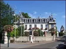 Nous traversons la ville de Plaisir (dpartement 78). Elle se situe en rgion ...