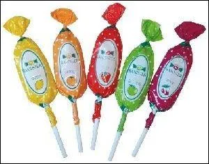 Comment s'appelle la marque de sucettes et bonbons clbre pour son prsentoir en forme de tte de Pierrot ?