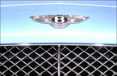 Quelle est cette marque de voiture de luxe fonde en 1919 et qui appartient au groupe VAG ?