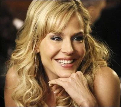 Comment s'appelle la femme que rencontre Susan au club de Strip-tease ?