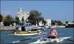 Jean-Louis va passer ses vacances  Port-Saint-Louis-du-Rhne (rgion P. A. C. A). Dans quel dpartement devra-t-il se rendre ?