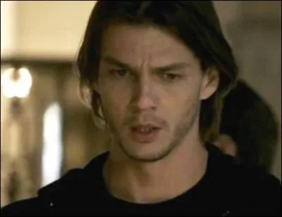 Quel personnage s'est fait dcapiter ?