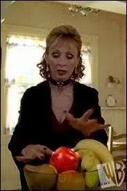 Dans l'pisode  Miroir, gentil miroir , en quoi se transforme Paige ?