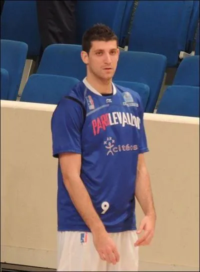 Qui est ce basketteur franais ?