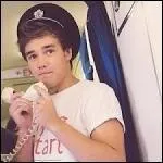 Qui sort avec Liam ?