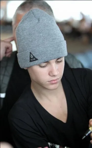 Avec qui Justin chante-t-il  Next To You  ?