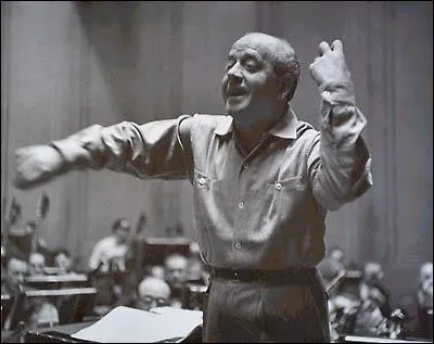 Ce chef d'orchestre a connu des heures de gloire avec le Philharmonique de Philadelphie, n'hsitant pas  aborder des compositeurs comme Prokofiev ou Sibelius, alors peu connus du grand public. Quel est son nom ?