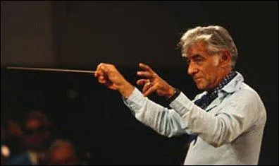 Ce chef d'orchestre et compositeur amricain de  West side story  laissa dans la postrit son talent et sa joie de vivre. Quel est son nom ?