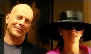 Dans quel film joue-t-il Bruce Willis (dans ce film, il joue son propre rle il est donc connu, c'est Bruce Willis) aux cts de Georges Clooney, Brad Pitt ou encore Matt Damon et Julia Roberts ?