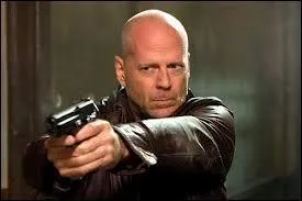 En fait, ce film est le premier d'une longue srie, 5 au total, dont le dernier est sorti en 2013, quel est le nom de cette srie de films ?