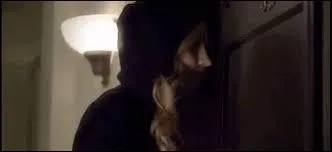 Qui CeCe espionne-t-elle ?