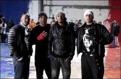 Qui chante  Follow me  ?