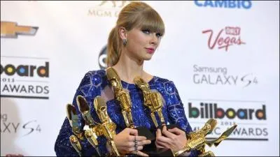 Combien de prix aux  Billboard Music Awards 2013  Taylor a-t-elle gagns ?