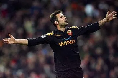 Pour qeul pays joue Vucinic?