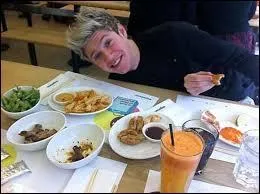 Est-ce lui qui a affirm :  je prfre tre un garon qui joue avec des avions en papier, qu'tre un homme qui joue avec le coeur des femmes ? '