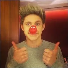 Quelle couleur prfre-t-il pour les yeux d'une fille ?