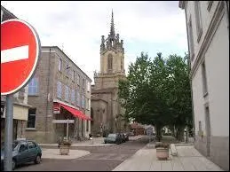 Nous sommes dans le centre de la Ville de Feurs (rgion Rhne-Alpes), situe dans le dpartement n...