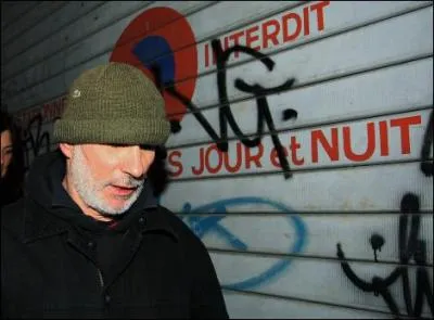 Avant Action directe, Jean-Marc Rouillan appartenait  un groupe anarchiste qui envoyait des doigts coups de mannequins du Muse Grvin  la presse. A qui taient ces doigts ? ?