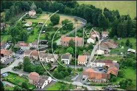 Parmi ces trois rponses, laquelle correspond  un hameau de Baccarat ?