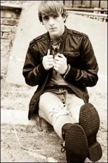 D'o est originaire Rocky Lynch ?