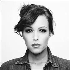 Comment s'appelle cette chanteuse ?