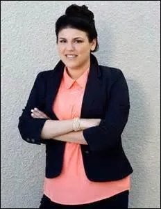 Comment se nomme l'ennemie de l'actrice principale ?