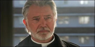 Dans quelle série anglaise le Père Jacob va devoir prendre part à une guerre entre le Bien et le Mal ?