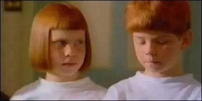 Dans la série "A mi-galaxie, tournez à gauche", de quelle planète viennent les extraterrestres ?