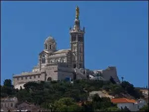 Mon clbre discours du 28 octobre 1880 marqua la rupture dfinitive avec Lon Gambetta et rclamait, entre autres, la sparation de l'glise et de l'tat, suppression du Snat, cration de l'impt sur le revenu, limitation de la dure de travail, retraite pour les anciens travailleurs, responsabilit des patrons en cas d'accident et autres demandes. Ce discours eut lieu  :