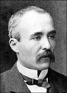 Anticolonialiste, j'ai acquis par ma frocit le surnom de Tigre. J'avais une rputation de tombeur de ministres grce notamment  mes talents d'orateur. Redout pour ma hargne verbale et mon intransigeance, combien de gouvernements ai-je fait dmissionner de novembre 1881 au 31 mars 1885 ?