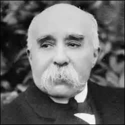 Le 18 octobre 1906, Sarrien (chef du gouvernement) malade me recommande auprs du prsident Fallires qui accepte ; quelle est la date de mon intronisation  la prsidence du Conseil ?