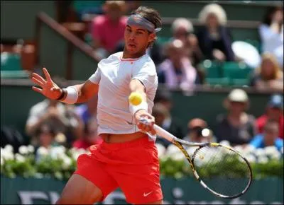 Le numro 2 mondial actuel, Rafael Nadal est devenu octuple vainqueur de Roland-Garros cette anne. Considr comme le meilleur joueur de tous les temps sur terre battue, combien de fois a-t-il gagn en finale Avenue Gordon Bennett face  Roger Federer ?